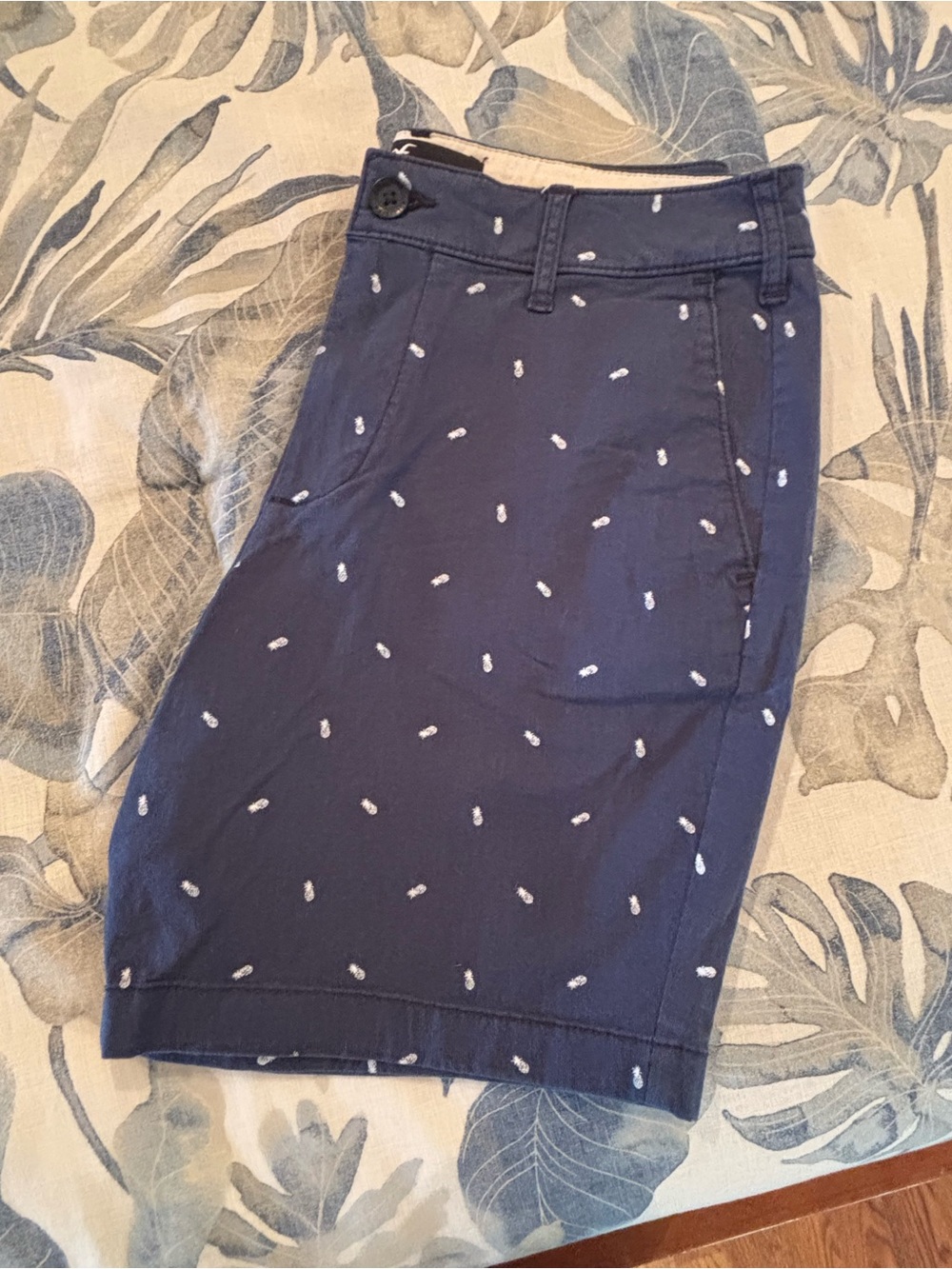 Hollister Navy mens shorts with White Pineapple Embroidery